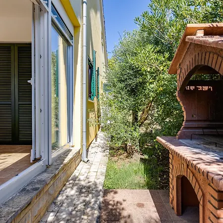 Villa Yellow House By Interhome