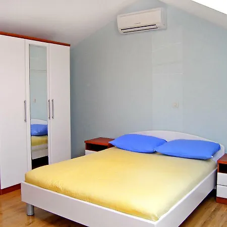 Yellow House By Interhome Zadar