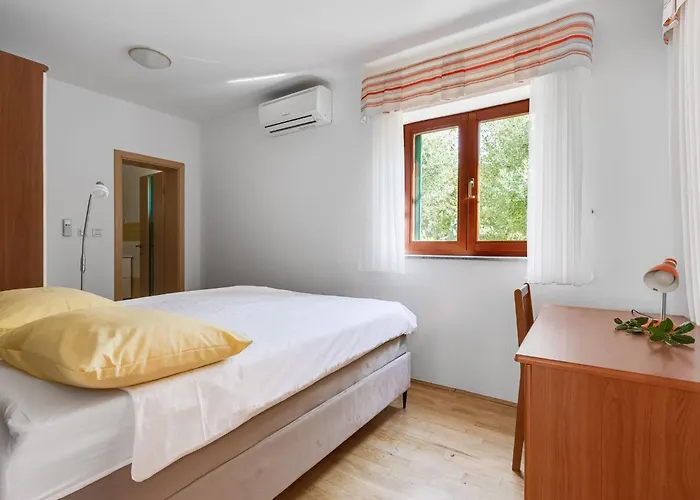 Yellow House By Interhome Zadar