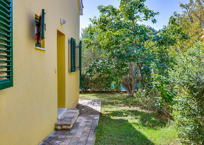 Yellow House By Interhome Villa *