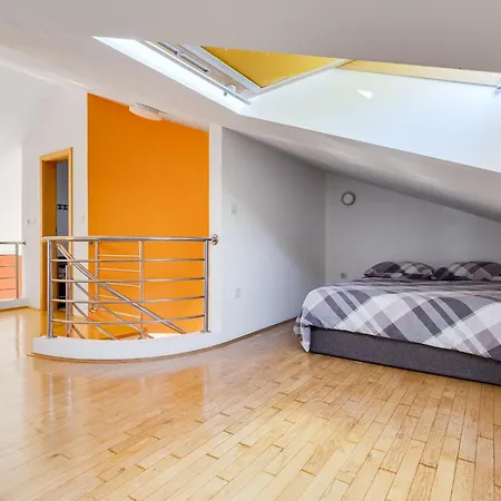 Yellow House By Interhome 别墅 扎达尔