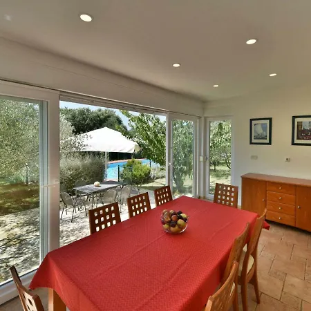 Villa Yellow House By Interhome Zára