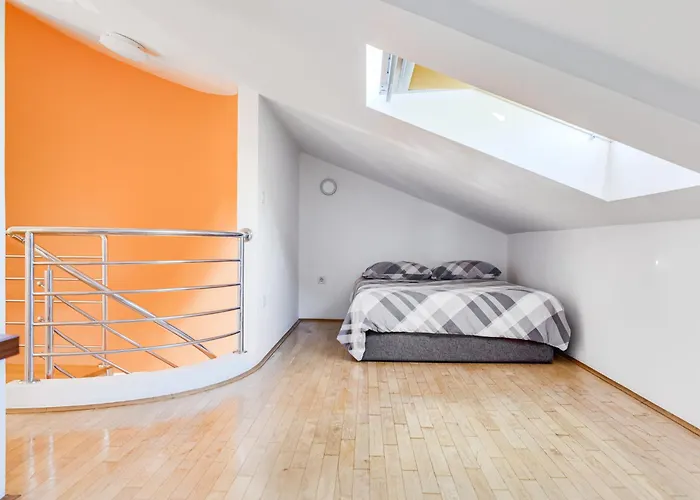 فيلة Yellow House By Interhome *