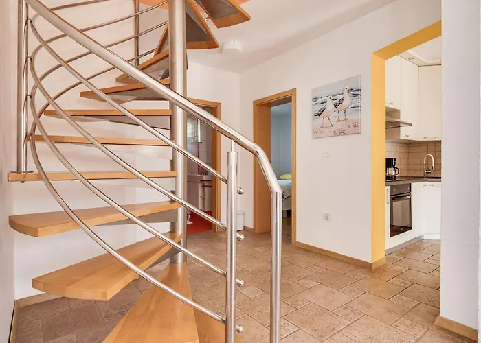 فيلة Yellow House By Interhome