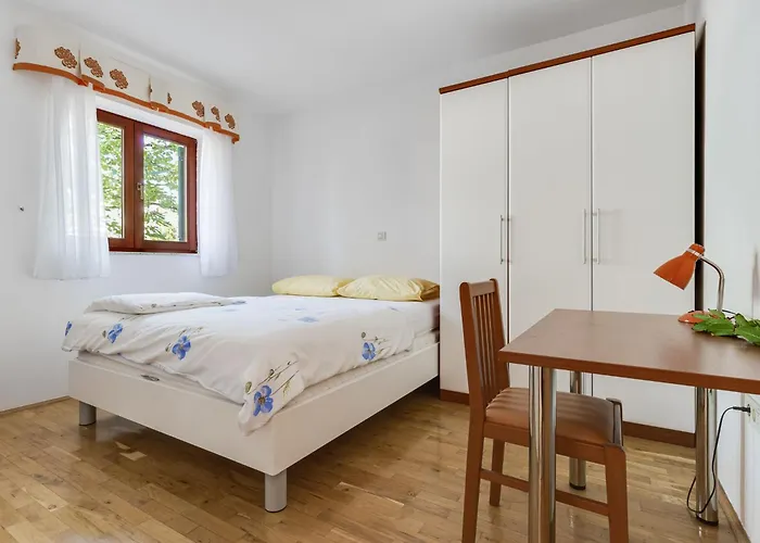 فيلة Yellow House By Interhome