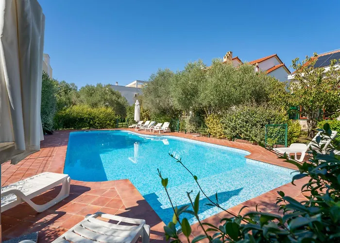 Yellow House By Interhome فيلة *